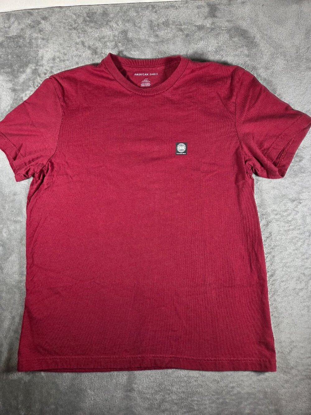 American Eagle Red AE-USA Globe Back Graphic T-Shirt Crewneck Standard Fit L